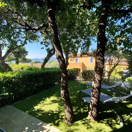 Vue Donnant Sur Le Golfe De St Tropez, 2 Chambres, 6 Pers, Piscine Commune בית נופש *