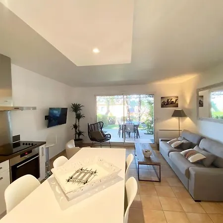 Vue Donnant Sur Le Golfe De St Tropez, 2 Chambres, 6 Pers, Piscine Commune Vakantiehuis Saint-Tropez